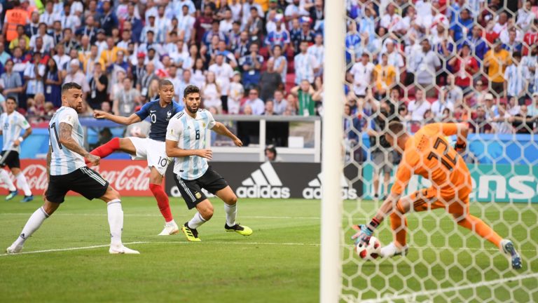 फ्रान्स विश्वकपको क्वार्टरफाइनलमा, अर्जेन्टिना ४–३ ले पराजित